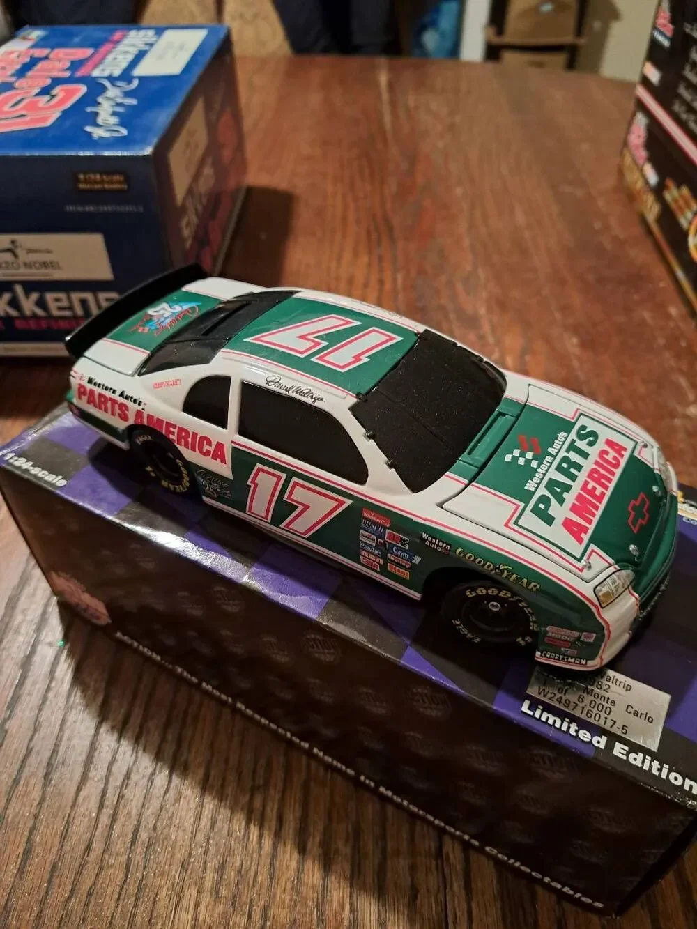 Vintage 96 Action Darrell Waltrip Part America Die Cast Nascar Race Car Bank